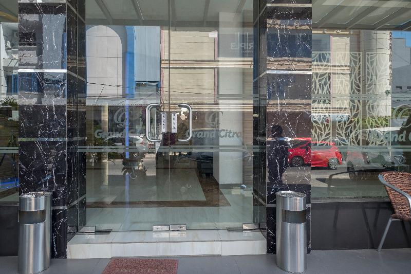 Collection O 1301 Hotel Grand Citra Makassar Exterior photo